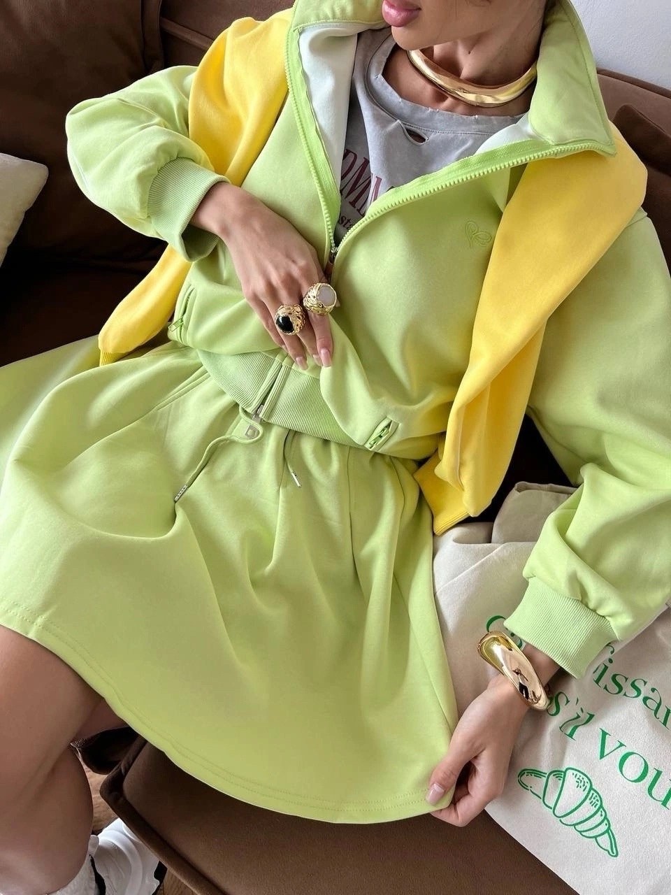 стильные костюмы,трикотажные костюмы,женские костюмы,костюм с юбкой,костюм спортивный