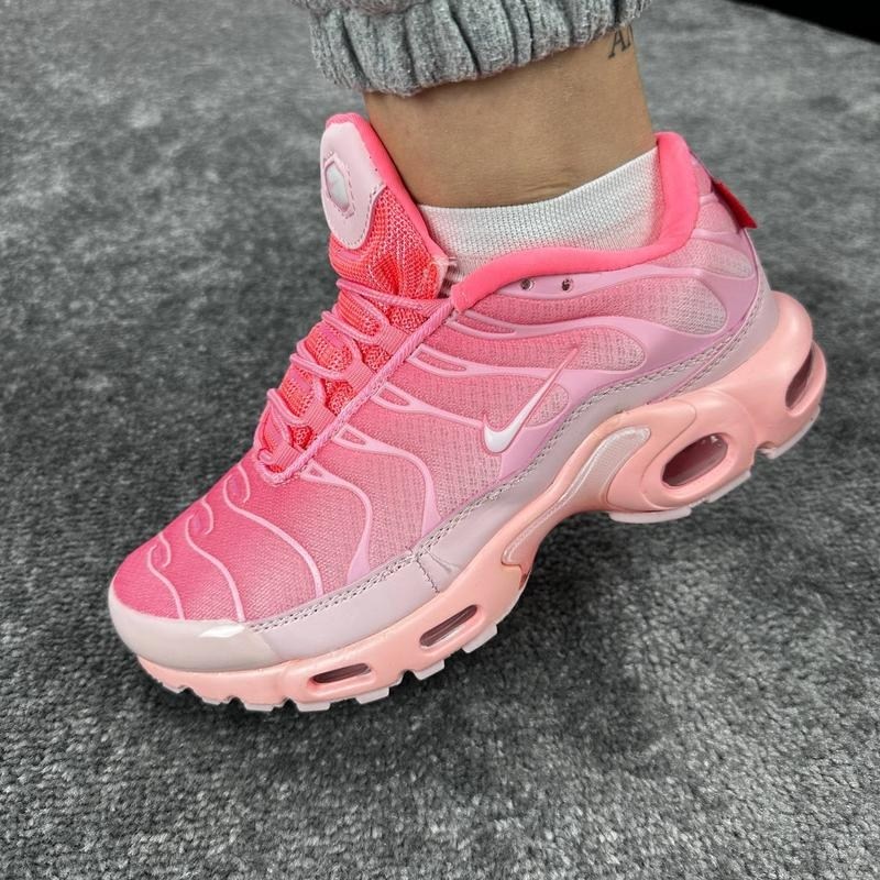 nike air max plus tn pink,женские кроссовки nike air max plus tn pink,женские кроссовки nike air max plus tn розовые,кроссовки nike air max plus tn,кроссовки спортивные air max tn plus nike