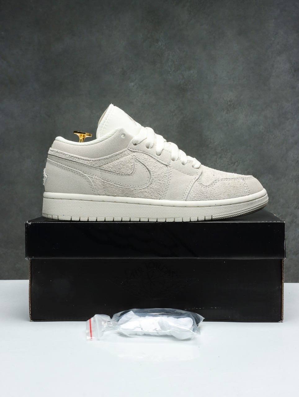 nike air jordan 1 low,nike air jordan 1 low se,кроссовки nike air jordan 1 low,air jordan 1 low triple white,air jordan 1 low se