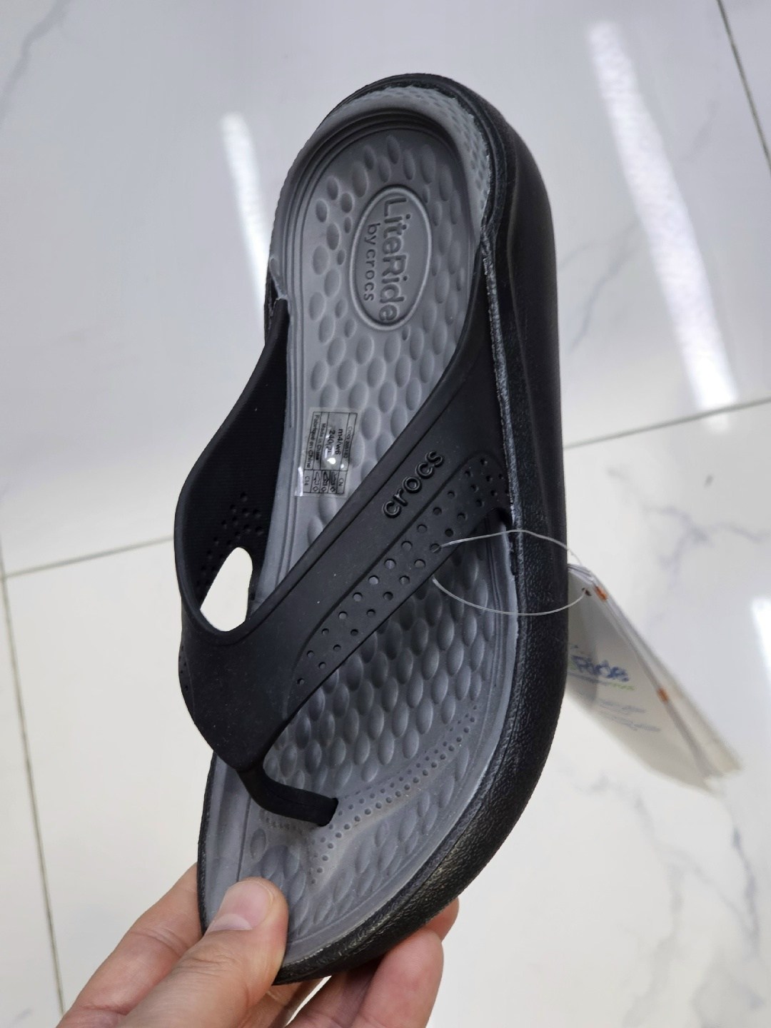 шлепанцы crocs,crocs bayaband flip,шлепанцы crocs bayaband flip,кроксы сланцы женские,сланцы crocs