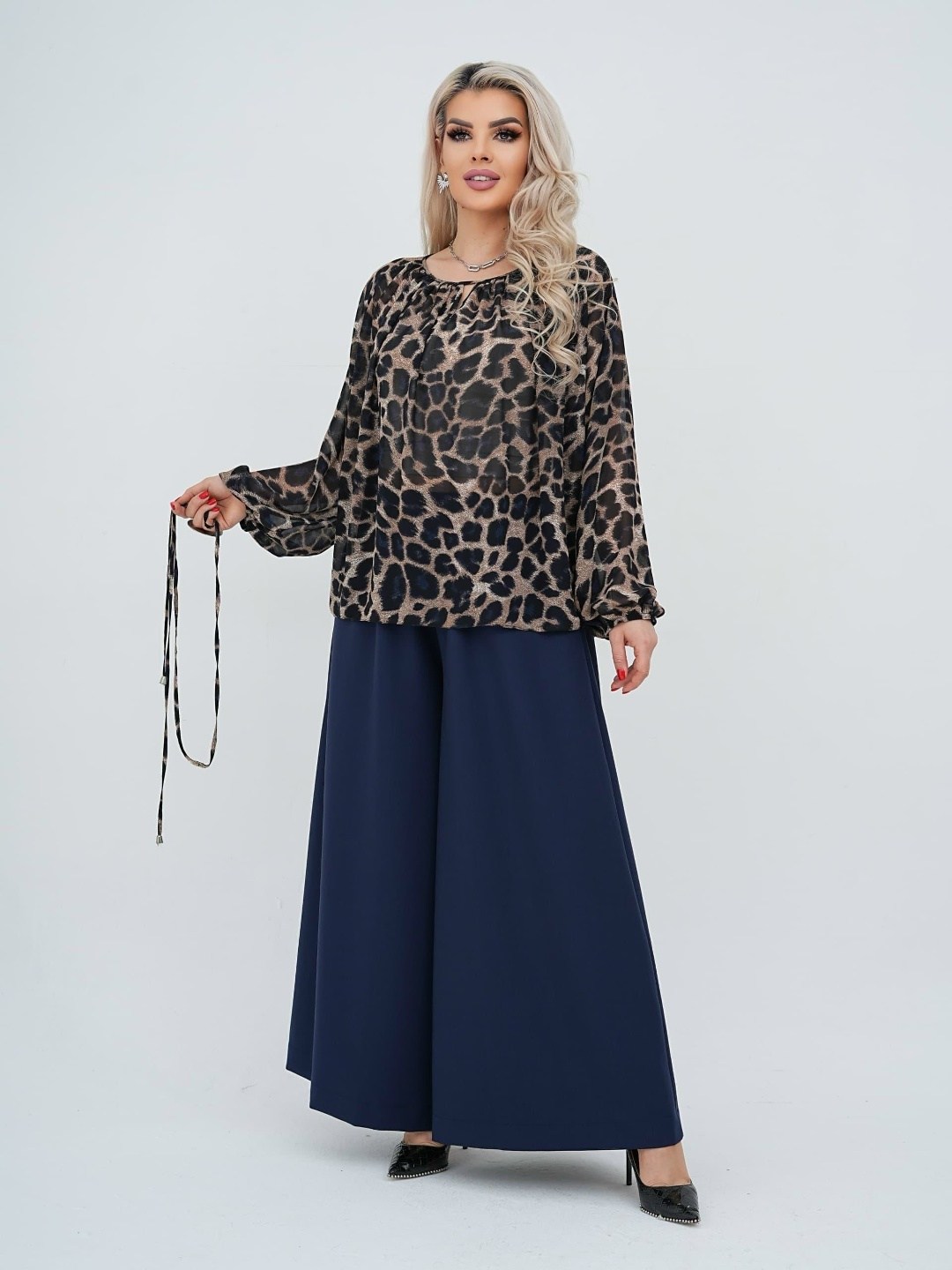 костюм брючный вечерний,костюм с брюками,блуза свободного кроя,,костюм двойка