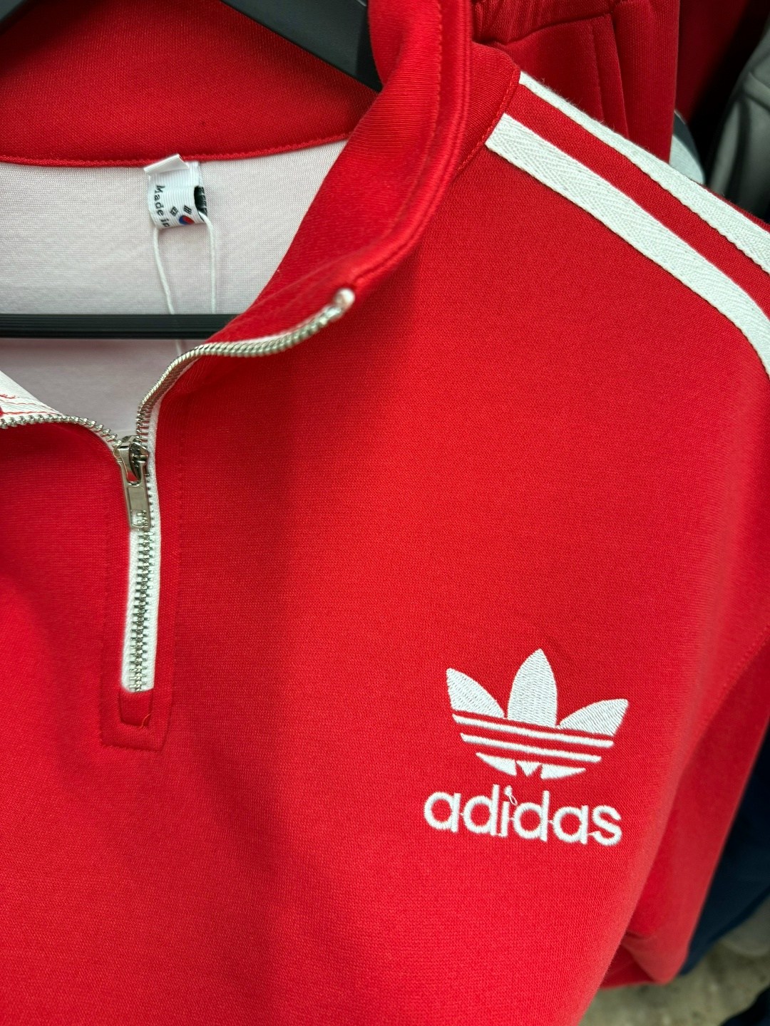 спортивный костюм adidas женский,стильный костюм с лампасами,костюм женский,спортивный костюм,костюм спортивный женский