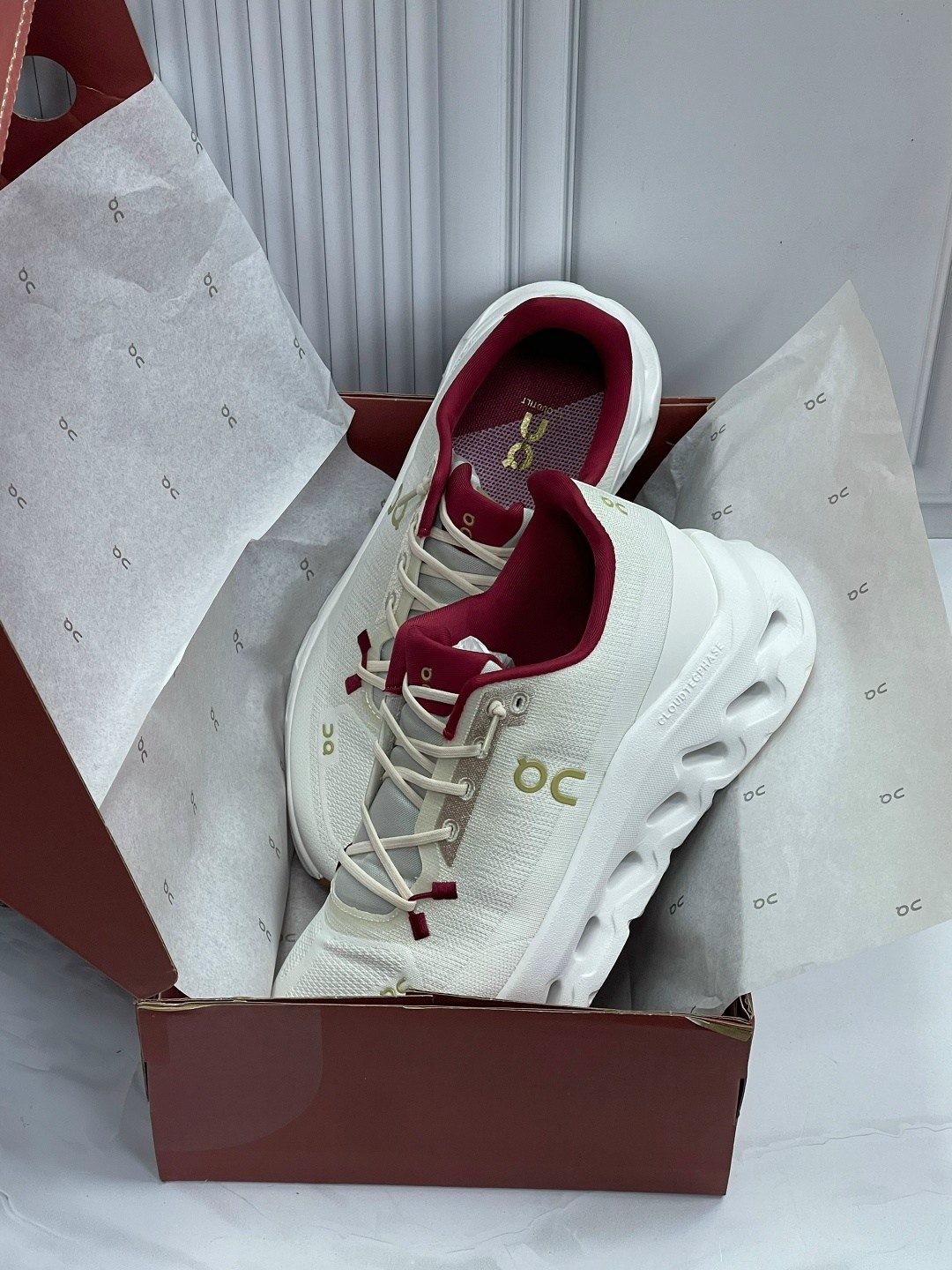 спортивная ,кроссовки on,повседневные кроссовки,кроссовки женскиe,оригинальные кроссовки