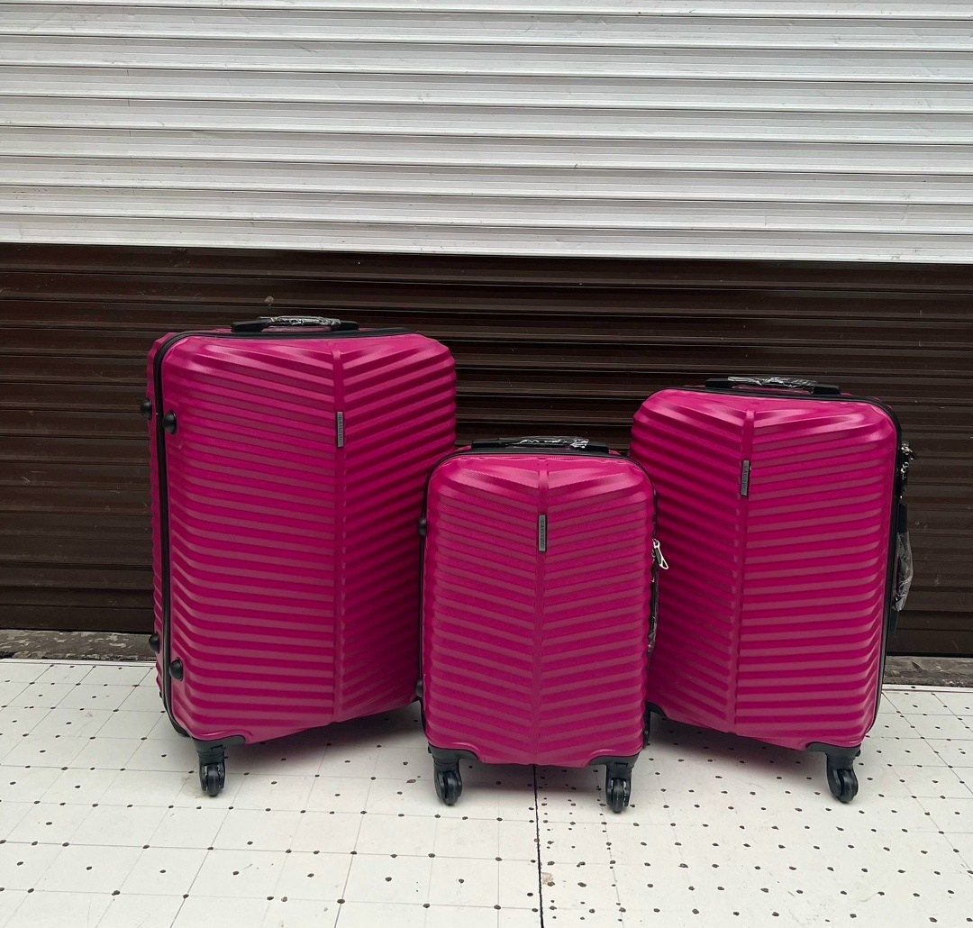 комплект чемодан,чемодан,чемодан на колесах,пластиковый чемодан,чемодан женский