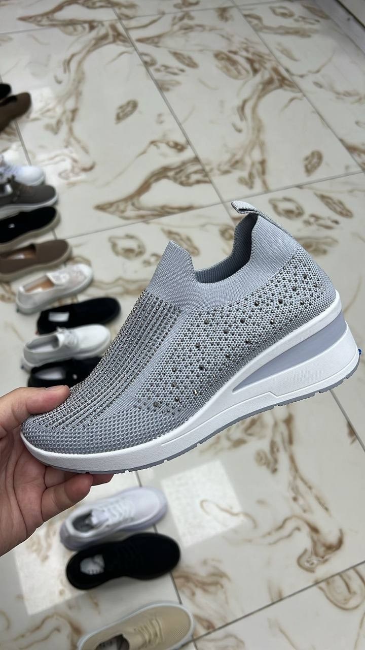 кроссовки женскиe,кроссовки,кроссовки для женщин,спортивная ,кроссовки модные