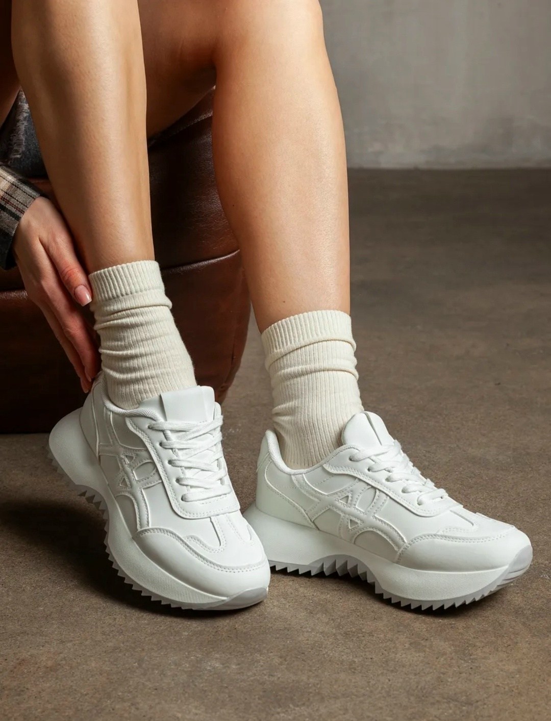 ,кроссовки женскиe,кроссовки белые,кроссовки модные,кроссовки для женщин