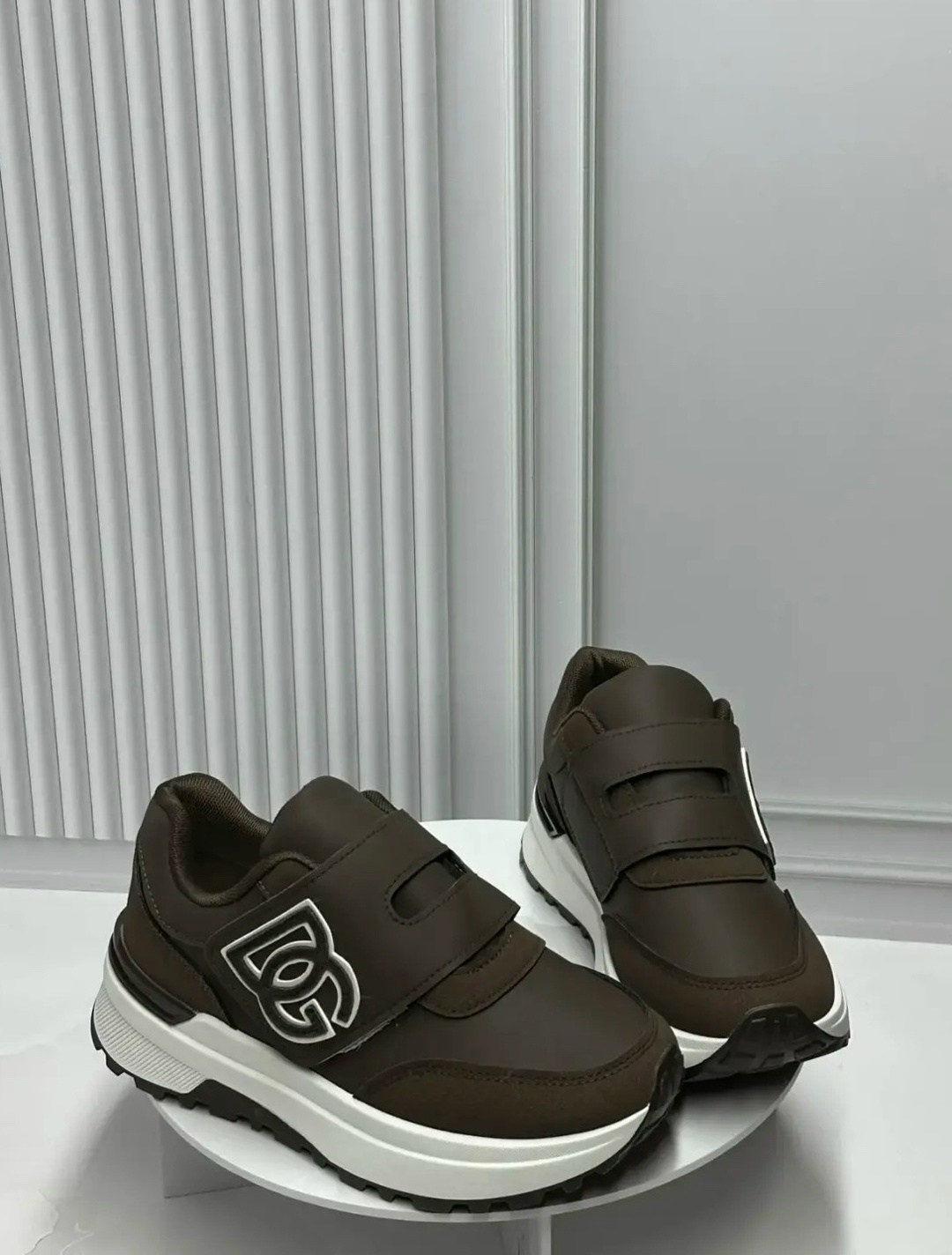 ,кроссовки chanel,женские кроссовки,кроссовки женские коричневые,повседневные кроссовки