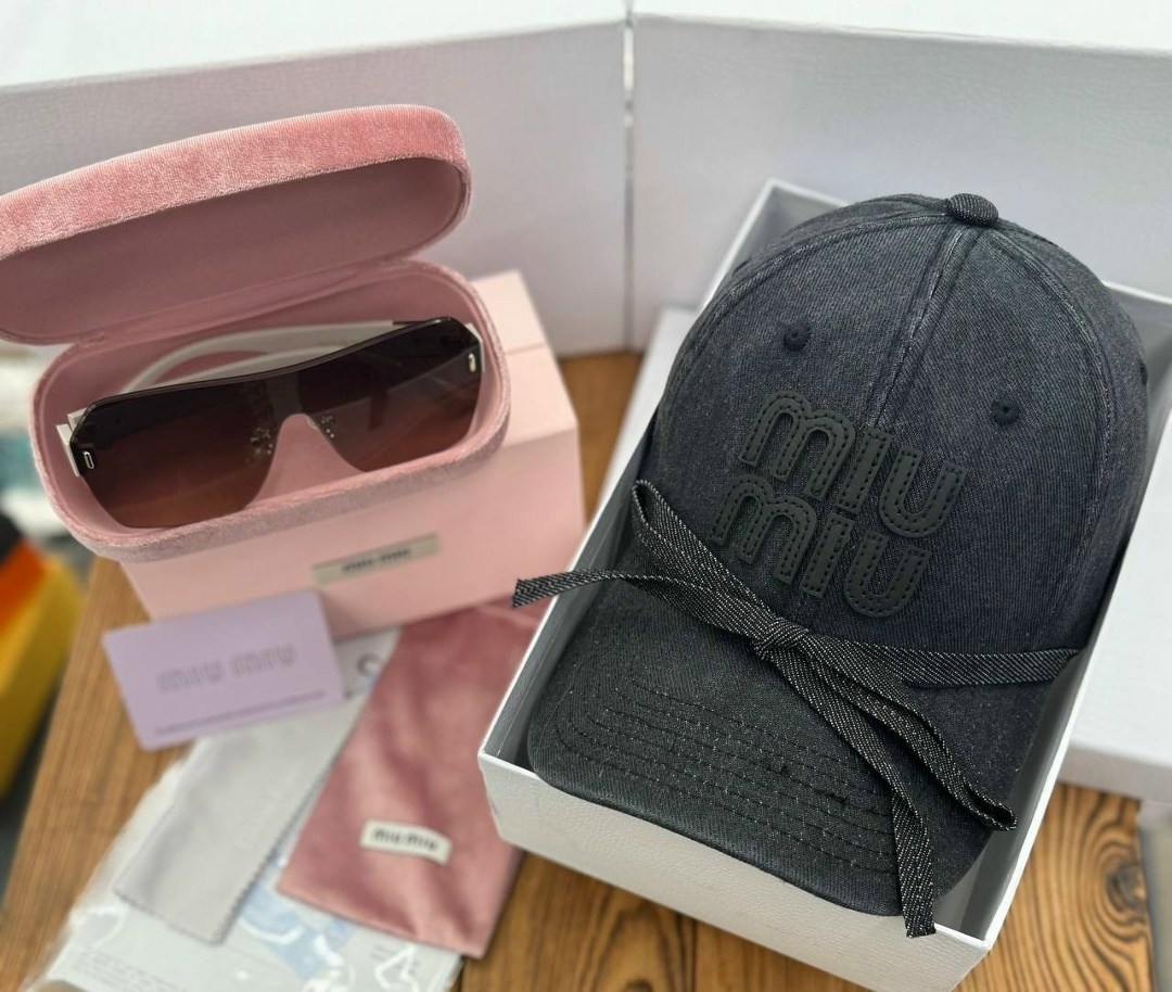 бейсболка miu miu,кепка miu miu,бейсболка miu,стильная кепка,стильная бейсболка