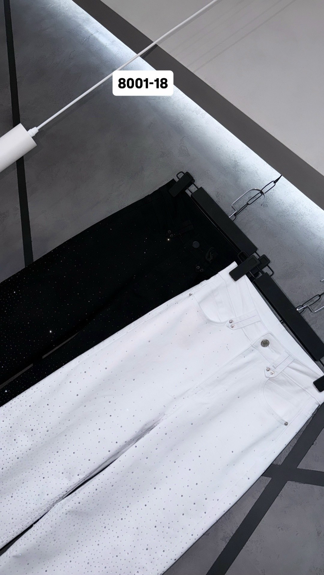 белые джинсы,джинсы белые женские,белые джинсы широкие,джинсы со стразами,брюки со стразами