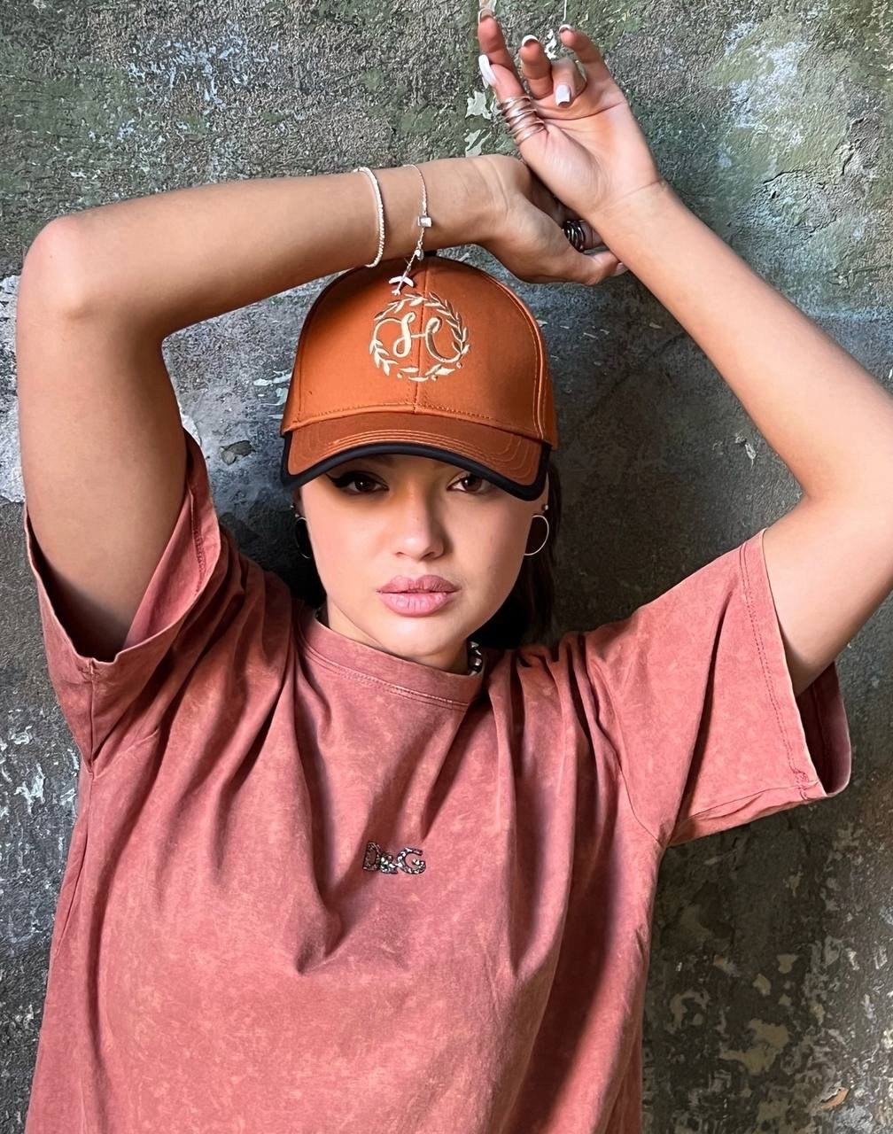 бейсболка miu miu,кепка miu miu,бейсболка miu,стильная кепка,стильная бейсболка