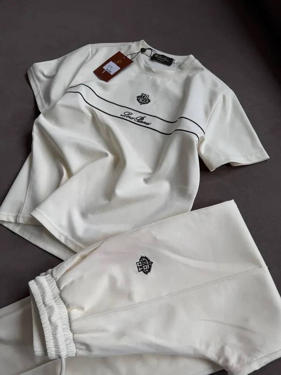 стильные костюмы,костюм белый,костюм спортивный,женский спортивный костюм,трикотажные костюмы