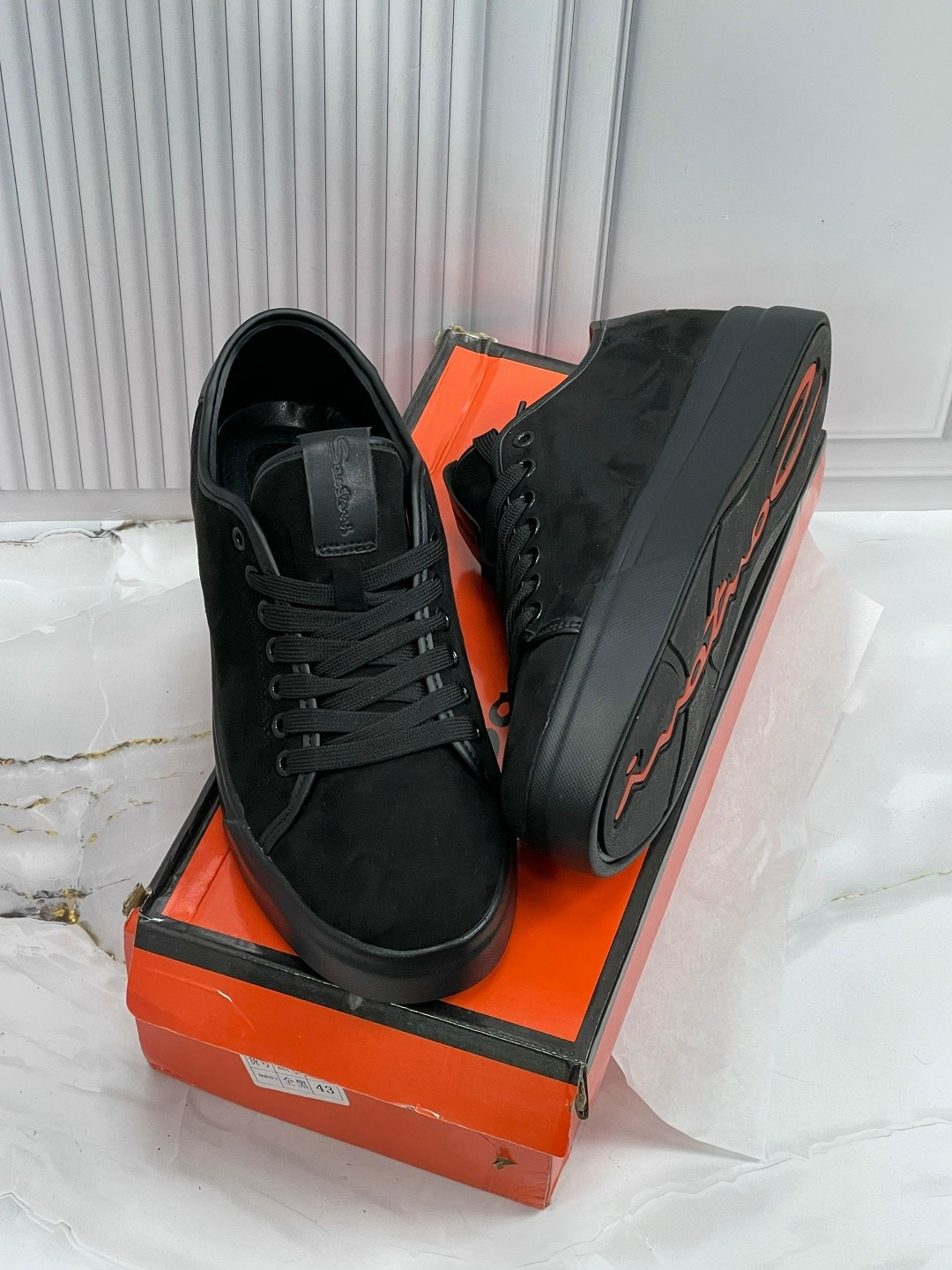 ,кеды замшевые,brunello cucinelli кроссовки мужские,мужские кроссовки черные из замши и белой подошвой,кеды мужские