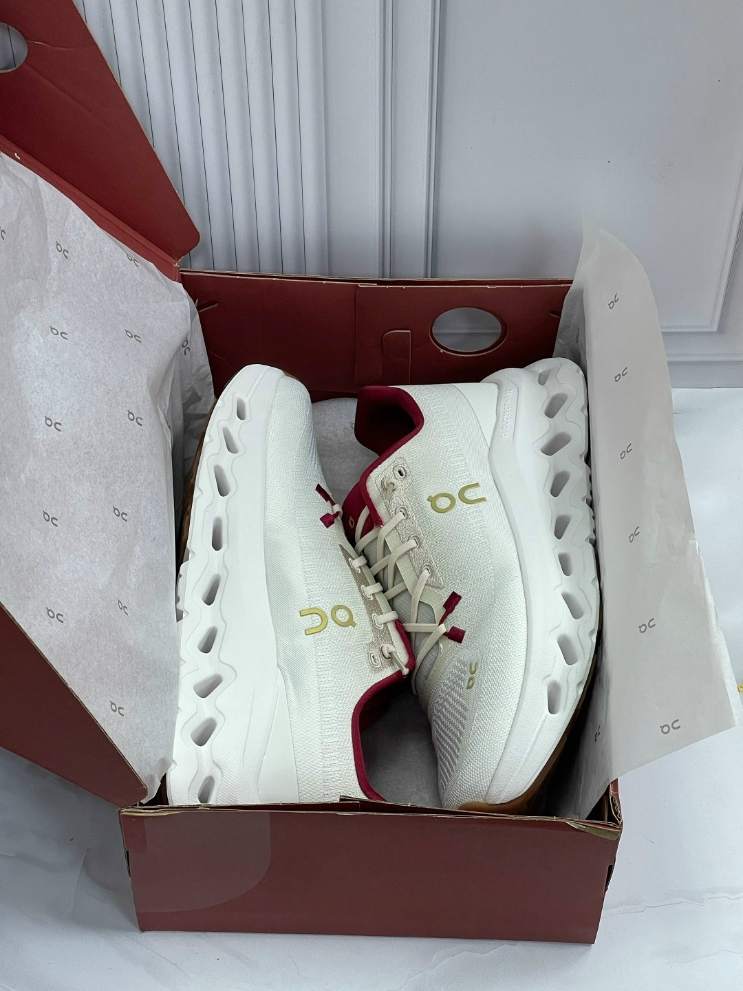 спортивная ,кроссовки on,повседневные кроссовки,кроссовки женскиe,оригинальные кроссовки