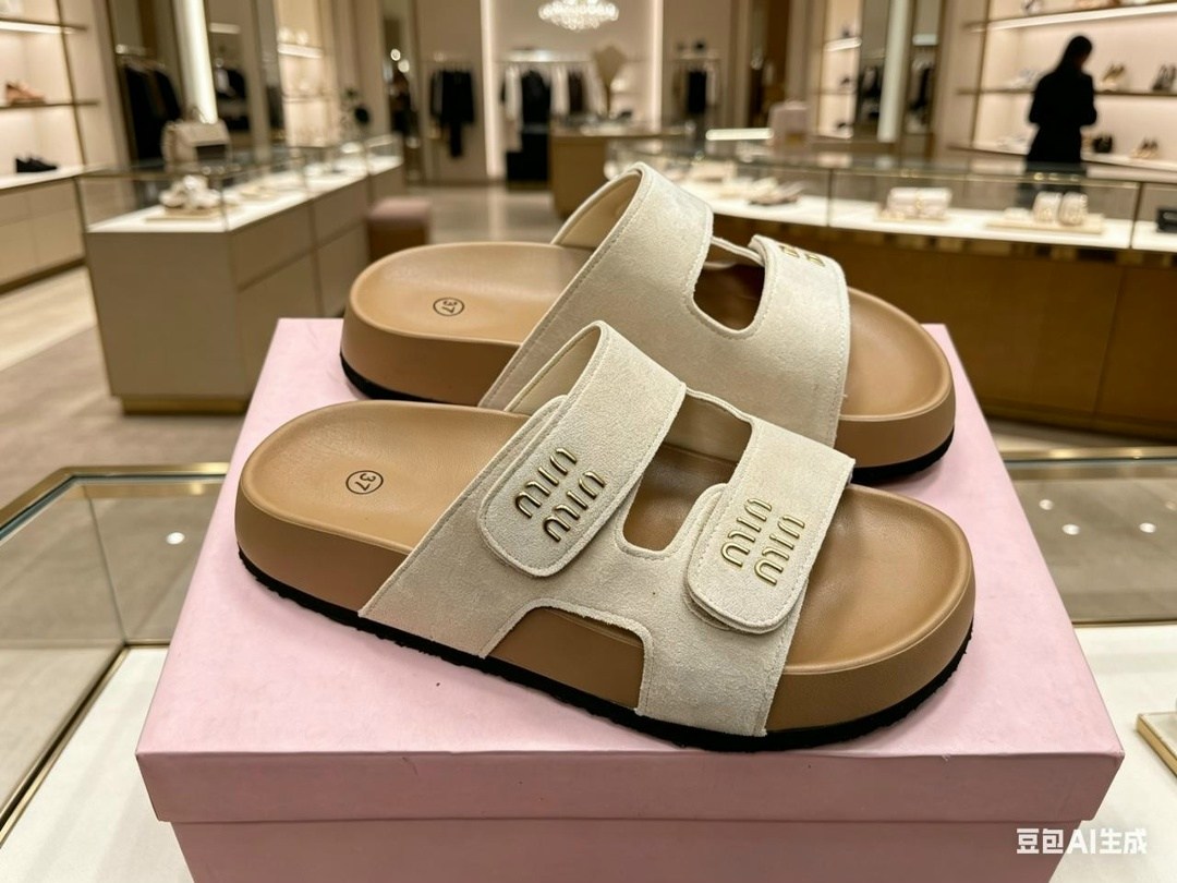 женские шлепанцы,,модные шлепанцы,шлепки фенди,шлепки эрмес