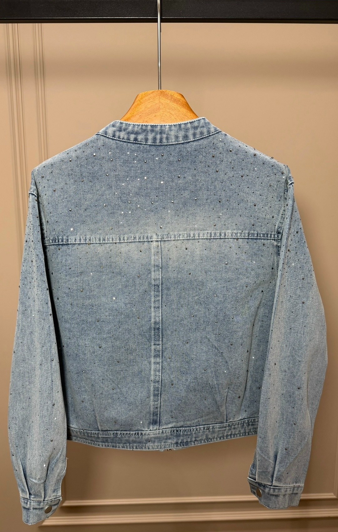 джинсовая куртка,женская джинсовая куртка,джинсовая куртка patrizia pepe,куртка джинсовая классическая,джинсовая куртка свободная