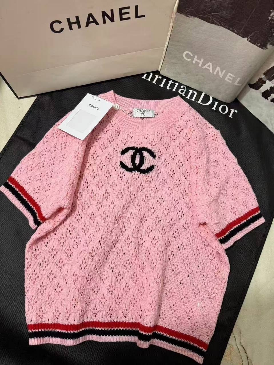 carousel ride,carousel horse,девушка,парки развлечений,на карусели