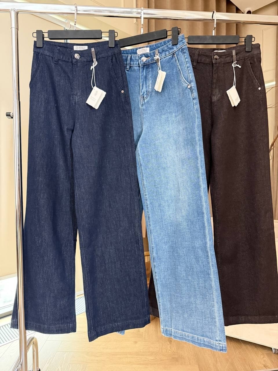 блузка с перьями,блуза с перьями,блузка стильная,блуза с перьями fashionbook,рубашка с перьями