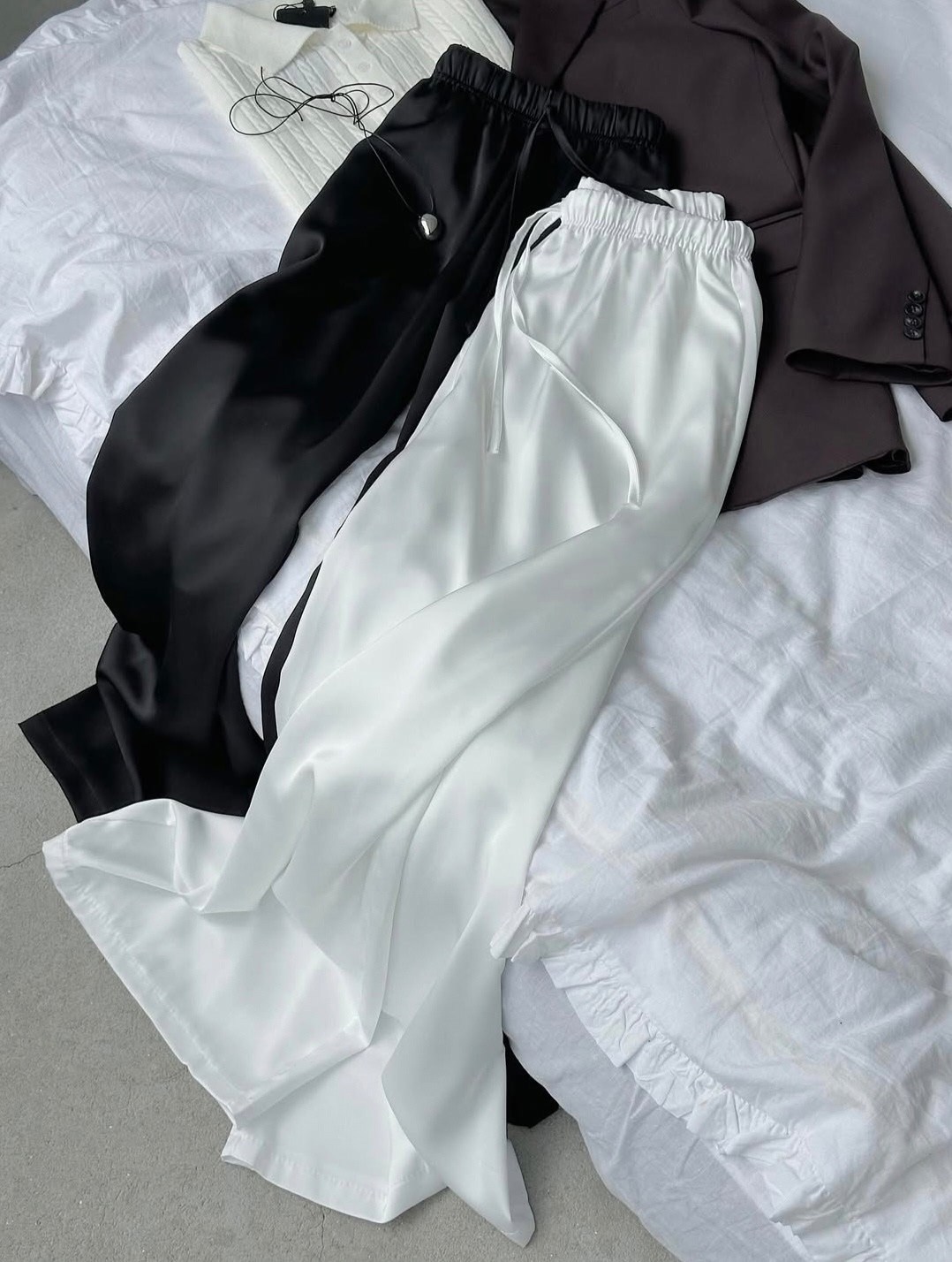 атласные брюки,шелковые брюки,брюки свободного кроя,брюки с широкими штанинами,повседневные брюки