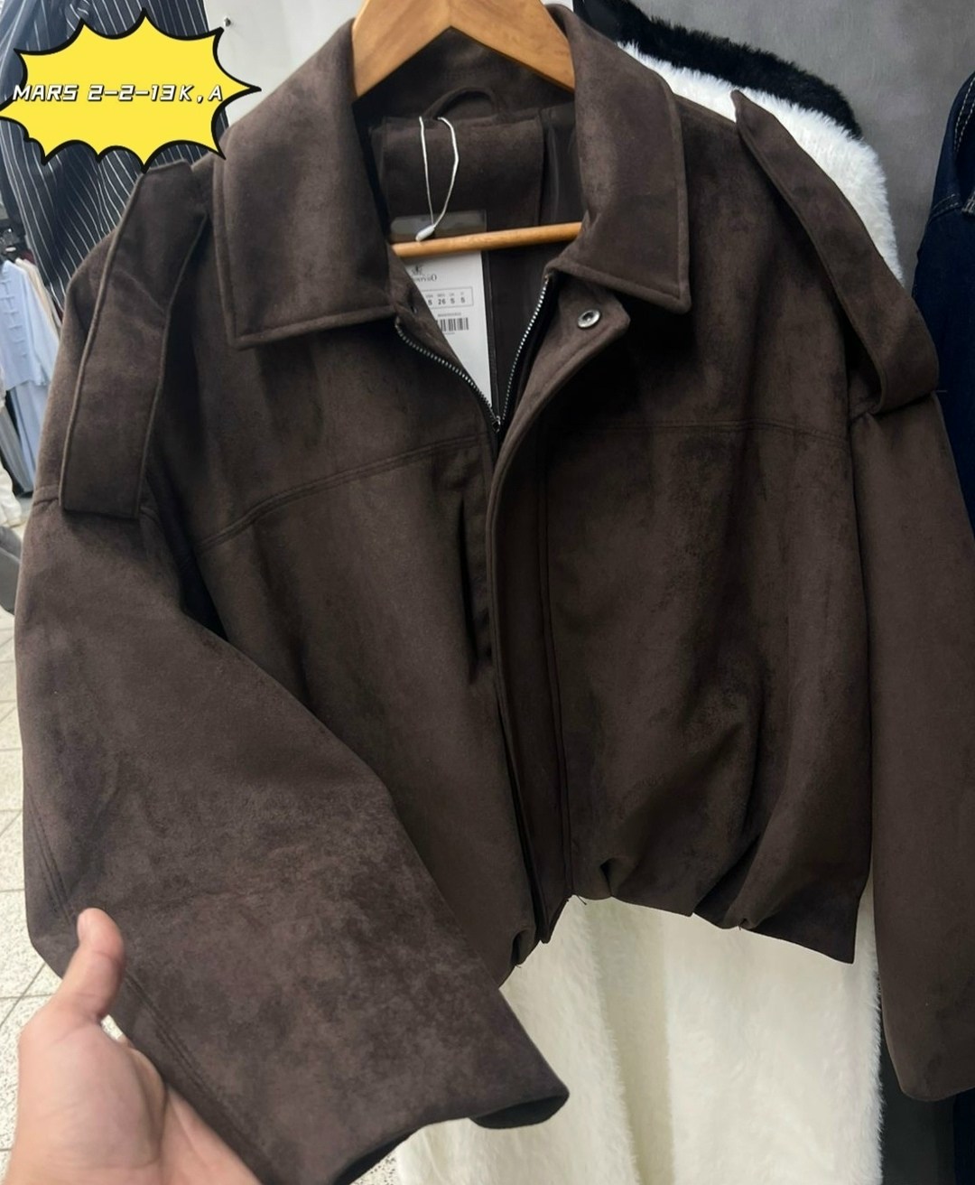 куртка-бомбер из искусственной замши zarina,бомбер замшевый оверсайз athe.brand,куртка замшевая,куртка бомбер,женская замшевая куртка