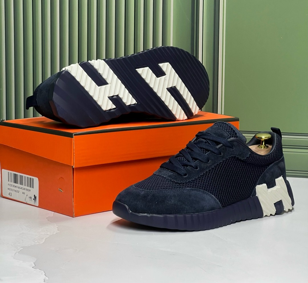 кроссовки мужские hermes,кроссовки hermes,hermes мужские кроссовки bouncing navy,кроссовки hermes мужские оригинал,мужские комбинированные кроссовки hermes 2026 синие с красной буквой на подошве