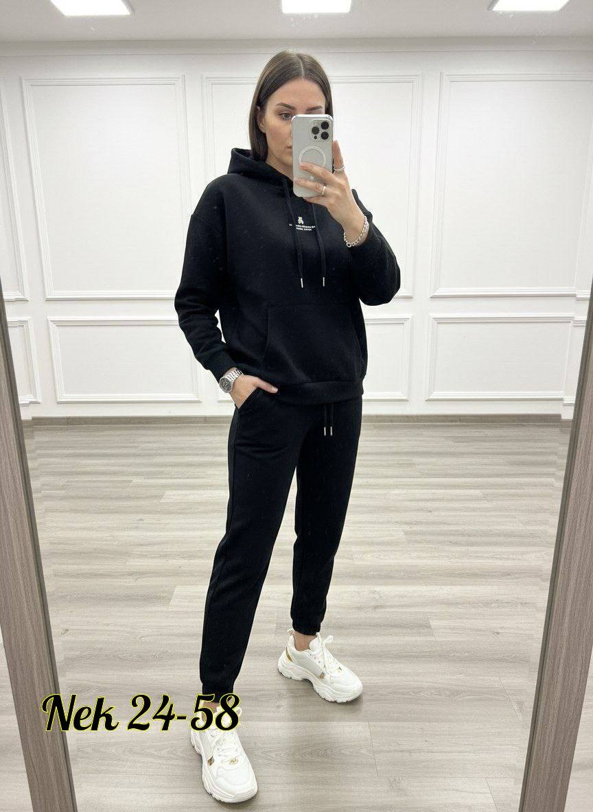 спортивные костюмы женские,cпортивный костюм женский на флисе,женский костюм на флисе,костюм на флисе,образ с зеленым спортивным костюмом