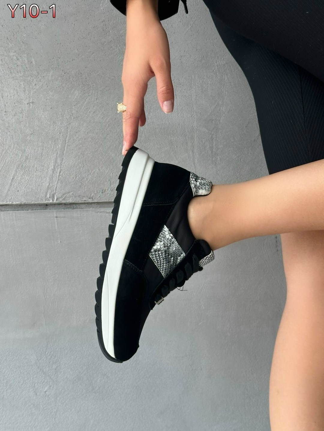 ,кроссовки женские,стильные женские кроссовки,кроссовки молодежные,модные женские кроссовки