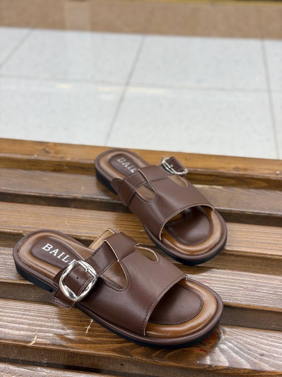 ,шлепанцы женские,шлепки кожаные,кожаные шлепанцы,пантолеты шлепанцы