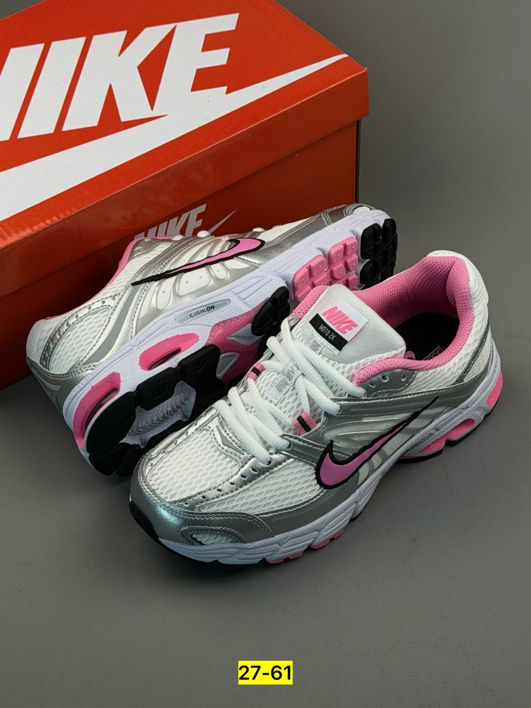 кроссовки nike initiator,женские беговые кроссовки initiator от finish line nike белый,кроссовки nike,кроссовки,женские кроссовки