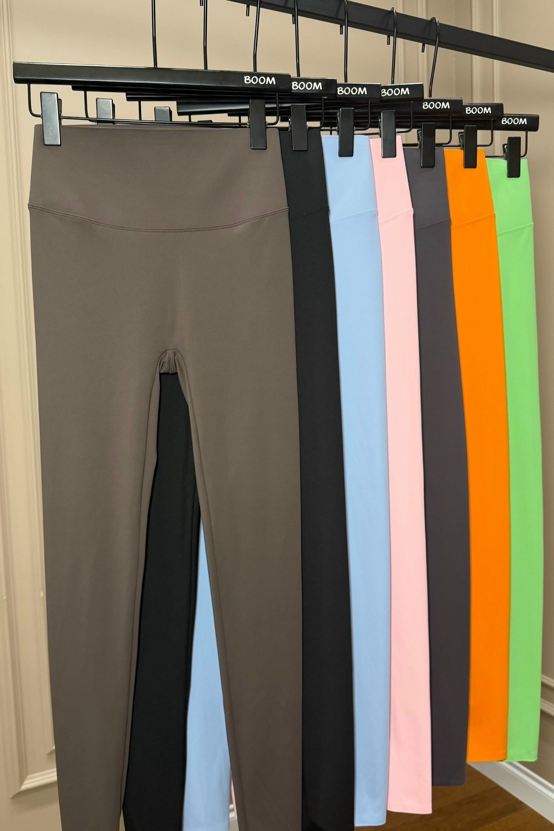 женские спортивные леггинсы,женские спортивные леггинсы с высокой талией,женские леггинсы,женские леггинсы для фитнеса,леггинсы спортивные