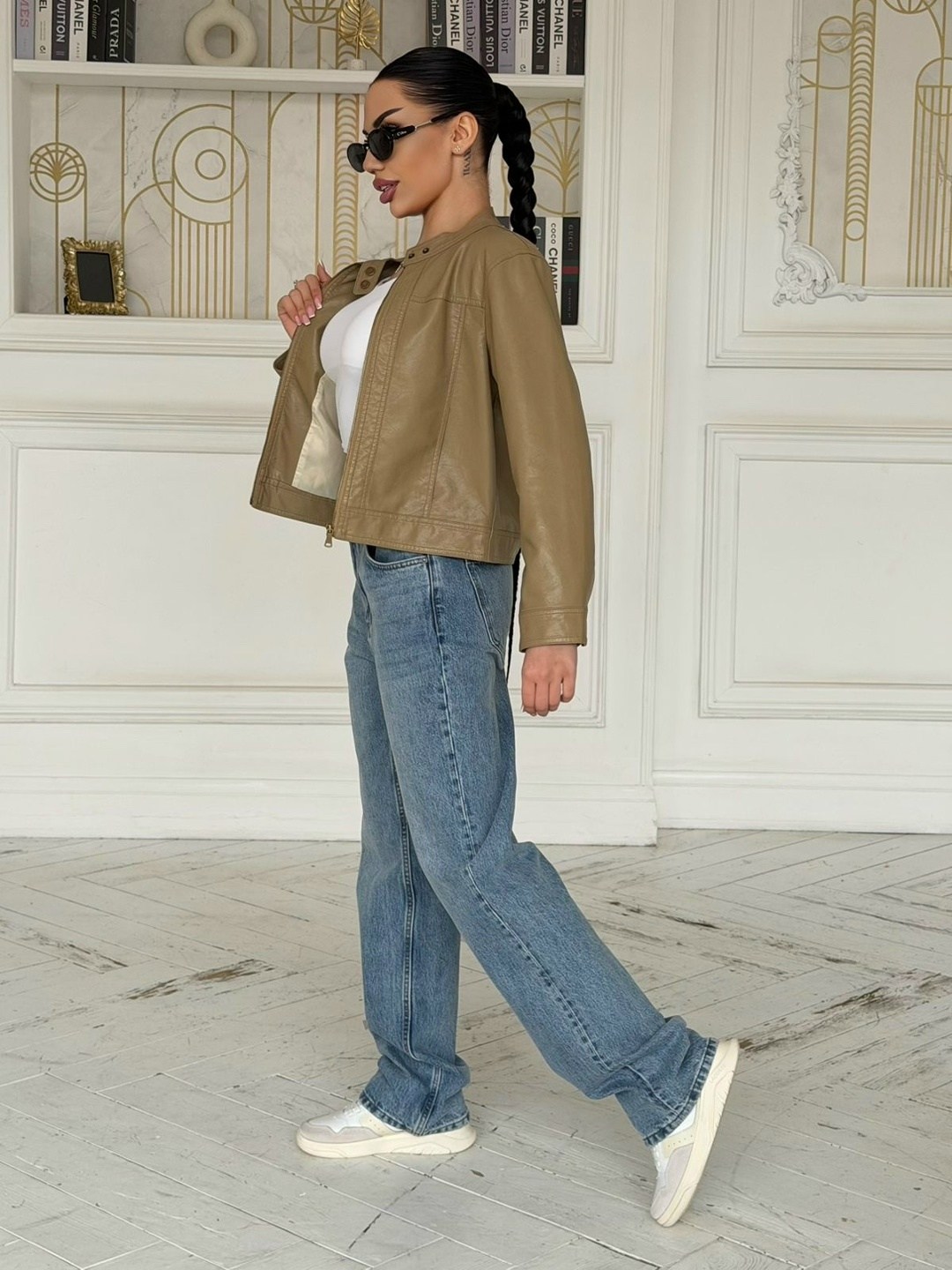 кожаная женская куртка,куртка кожаная,кожаная куртка бомбер женская,куртка бомбер кожаная,женская куртка из экокожи