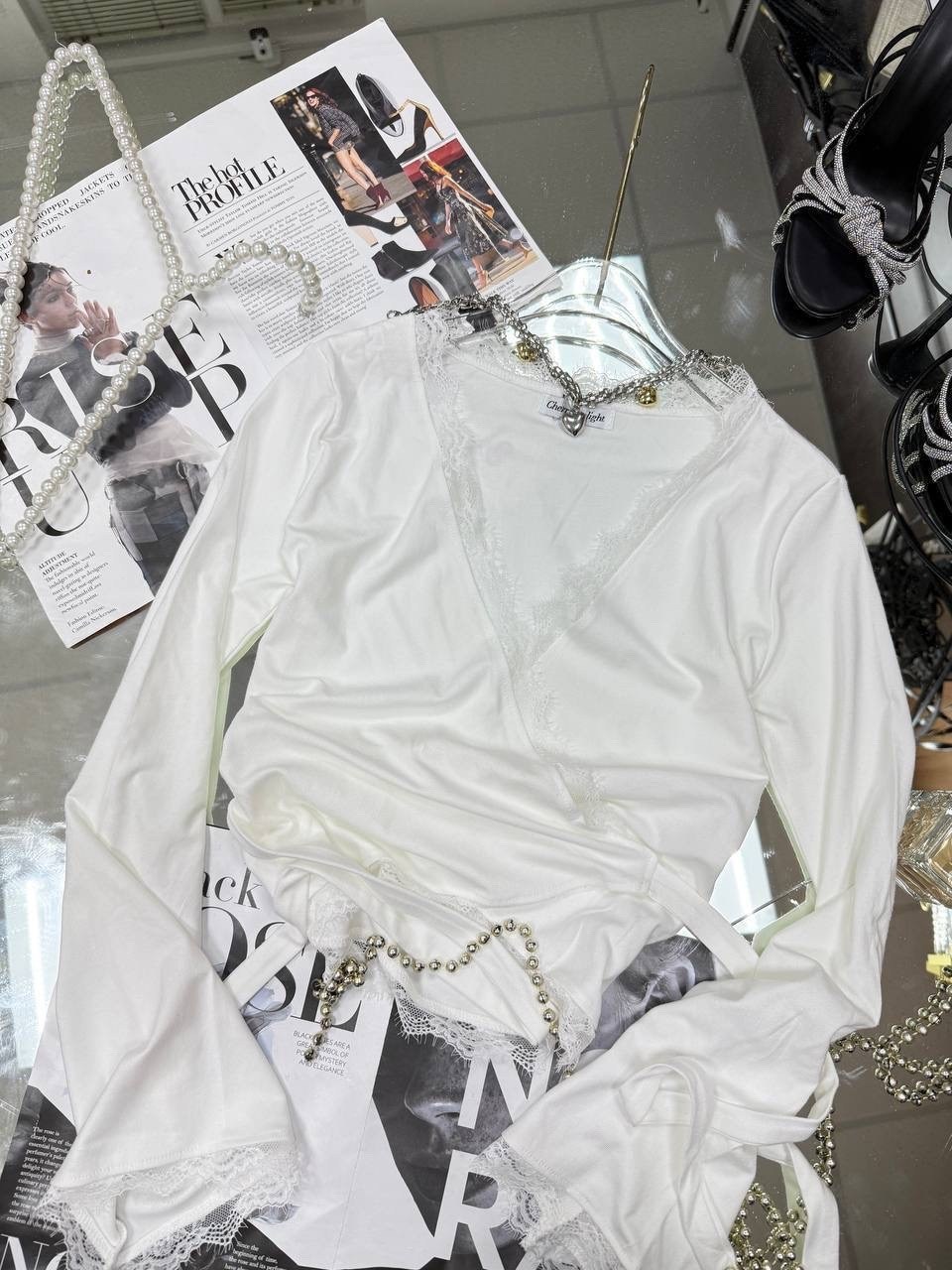 джемпер с кружевом,лонгслив из вискозы с кружевом noom loungewear,женская кофта,лонгслив с v-образным вырезом с кружевом,лонгслив кружево