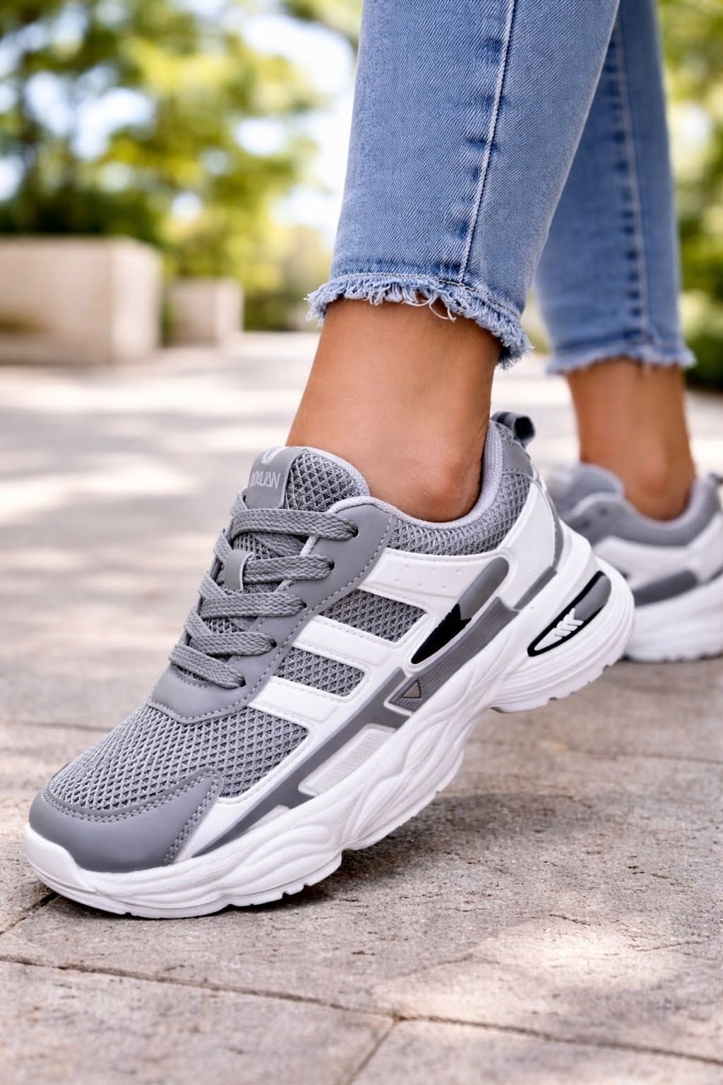 кроссовки женскиe,,кроссовки модные,кроссовки повседневные,кроссовка