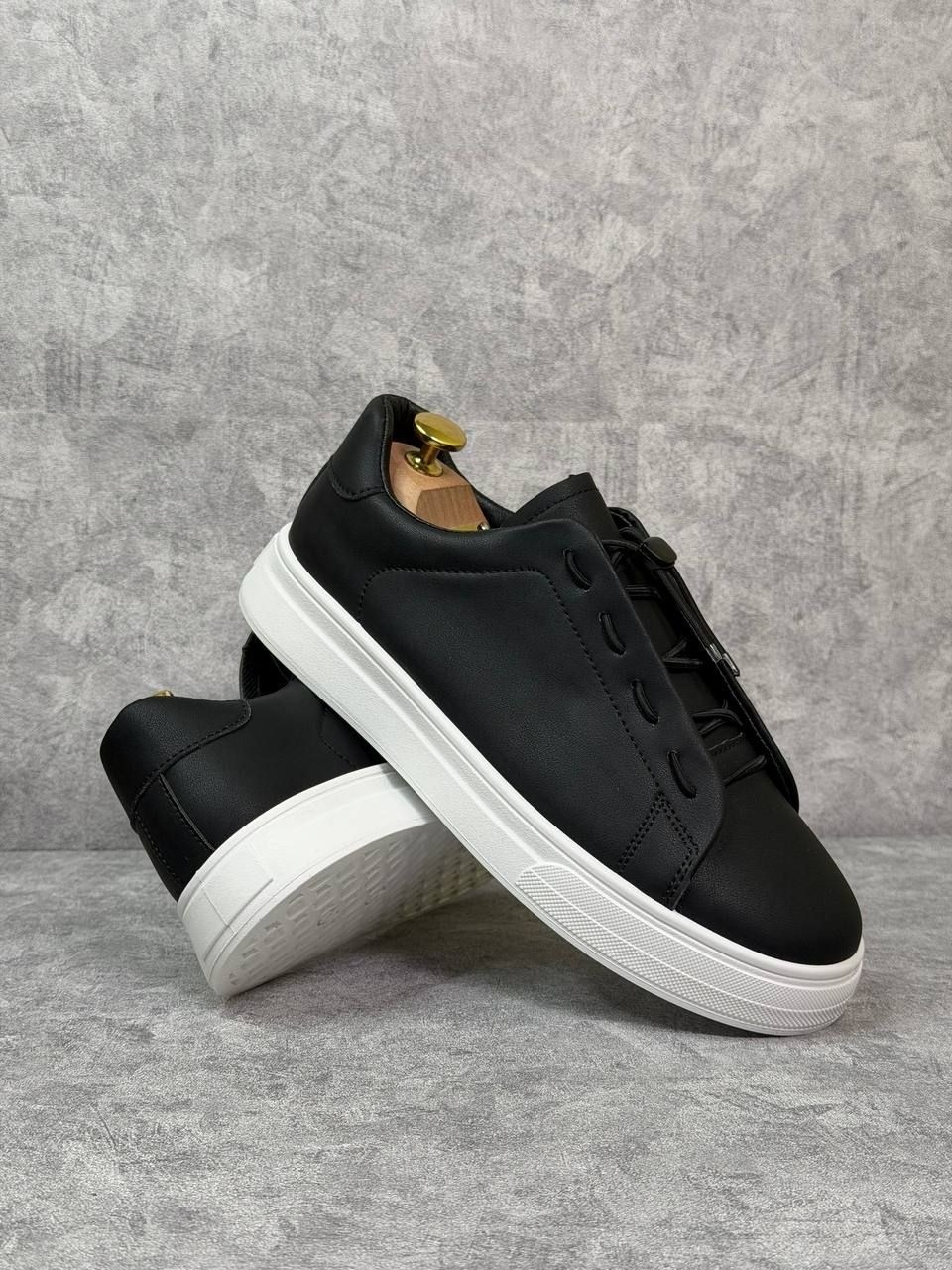 ,мужские кеды,мужские кеды натуральная кожа черного цвета,кеды мужские кожаные,черные кожаные мужские кеды на белой подошве т-945