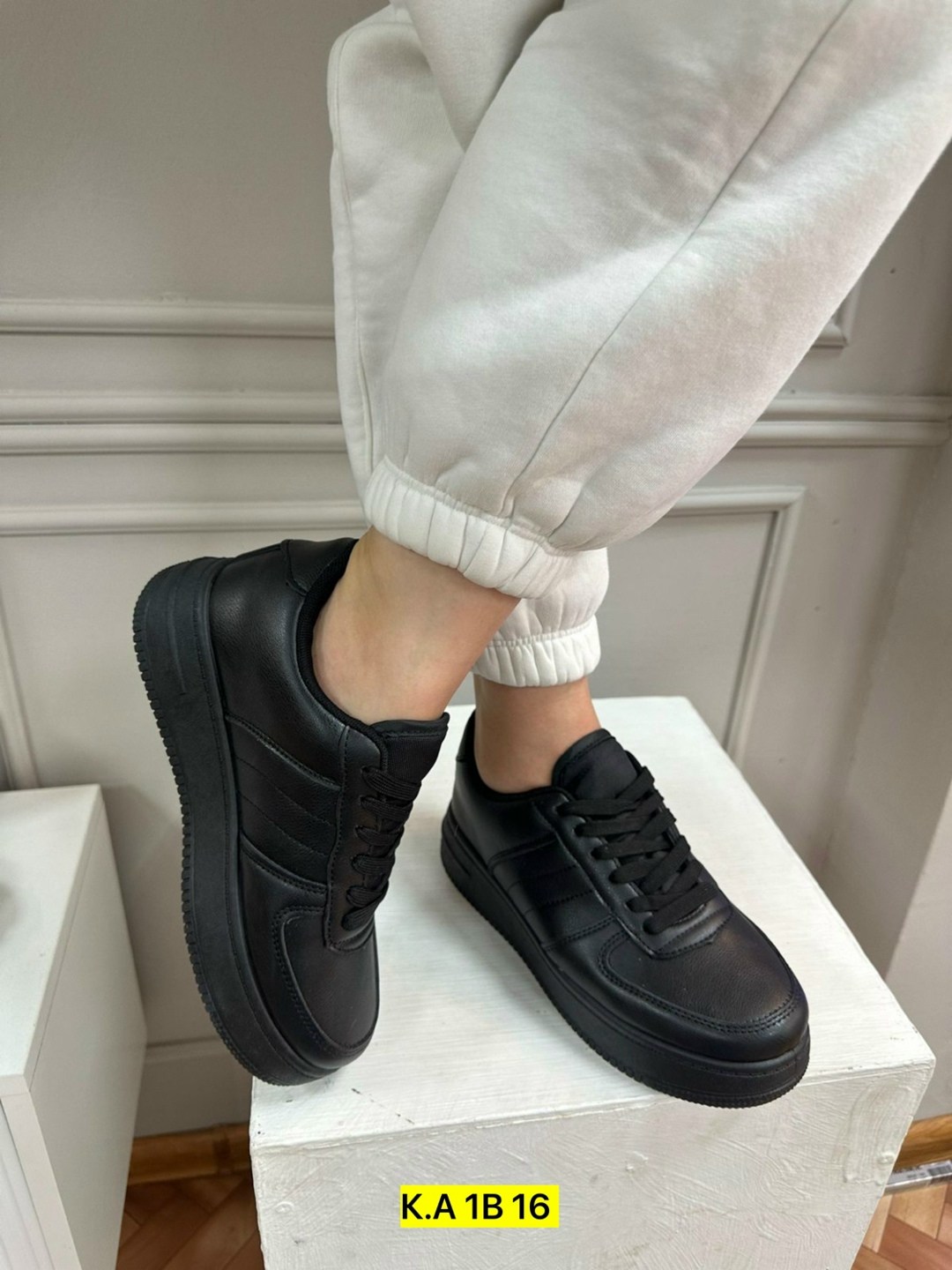 ,кроссовки эко кожа,кроссовки кожа,женские кроссовки,черные кроссовки женские