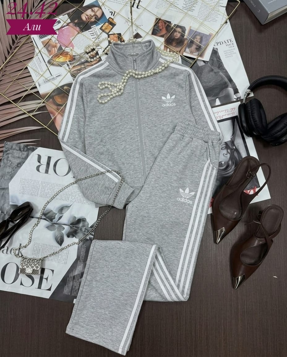 спортивный костюм adidas,костюм адидас,спортивный костюм adidas originals,комплект одежды adidas sportswear,спортивные костюмы адидас