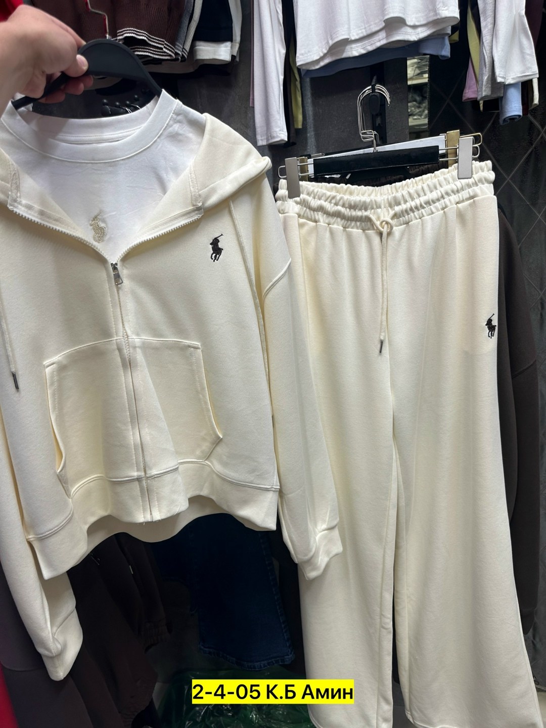 женский спортивный костюм,костюм белый,женский костюм,костюм спортивный,костюм двойка