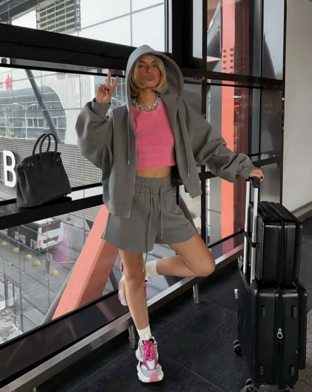 спортивные костюм с шортами,костюм женский,костюм спортивный,стиль одежды