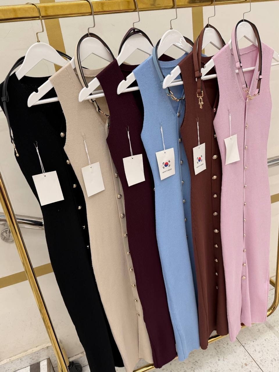 трикотажное платье,платье без рукавов,платье,вязаное платье,облегающее платье