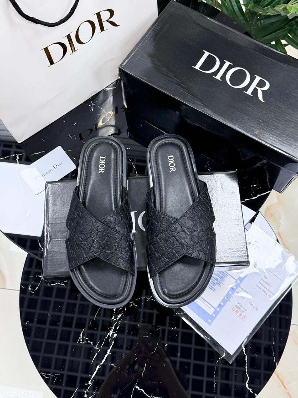 шлепанцы christian dior,тапочки dior,christian dior шлепанцы коллекция 2026,шлепки диор,