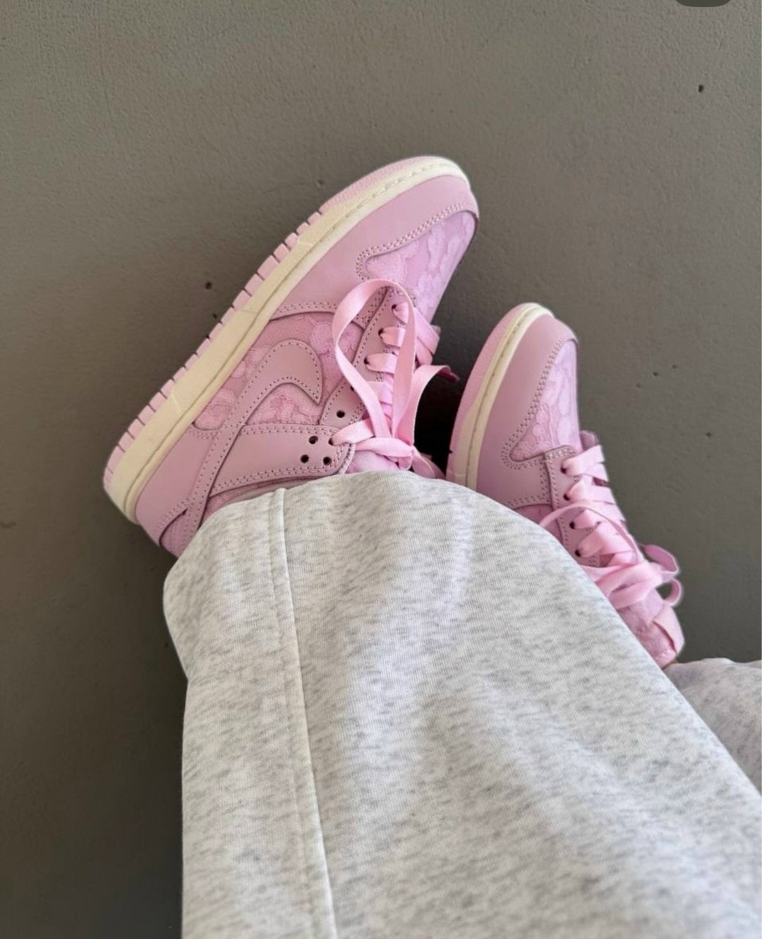 nike dunk low pink,nike dunk low gs 'triple pink',кроссовки найк розовые,nike dunk low,розовые найк