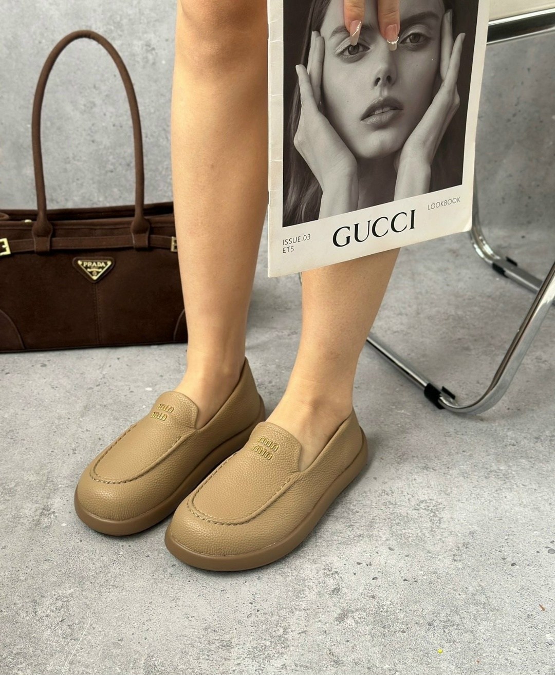 лоферы gucci,лоферы женские gucci,лоферы gucci с мехом,женские зимние лоферы gucci 2026-2026 черные с бежевым кожаные с мехом,