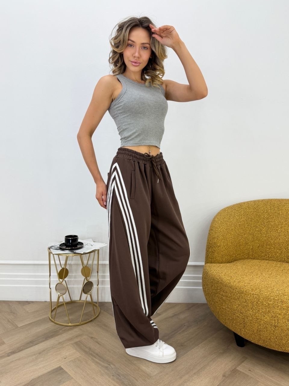 спортивные брюки,брюки широкие,брюки спортивные женские,брюки спортивные с лампасами,спортивные штаны