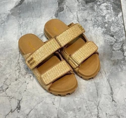 сандалии женские,сандалии,женские шлепанцы prada,шлепанцы miu miu,модные шлепанцы