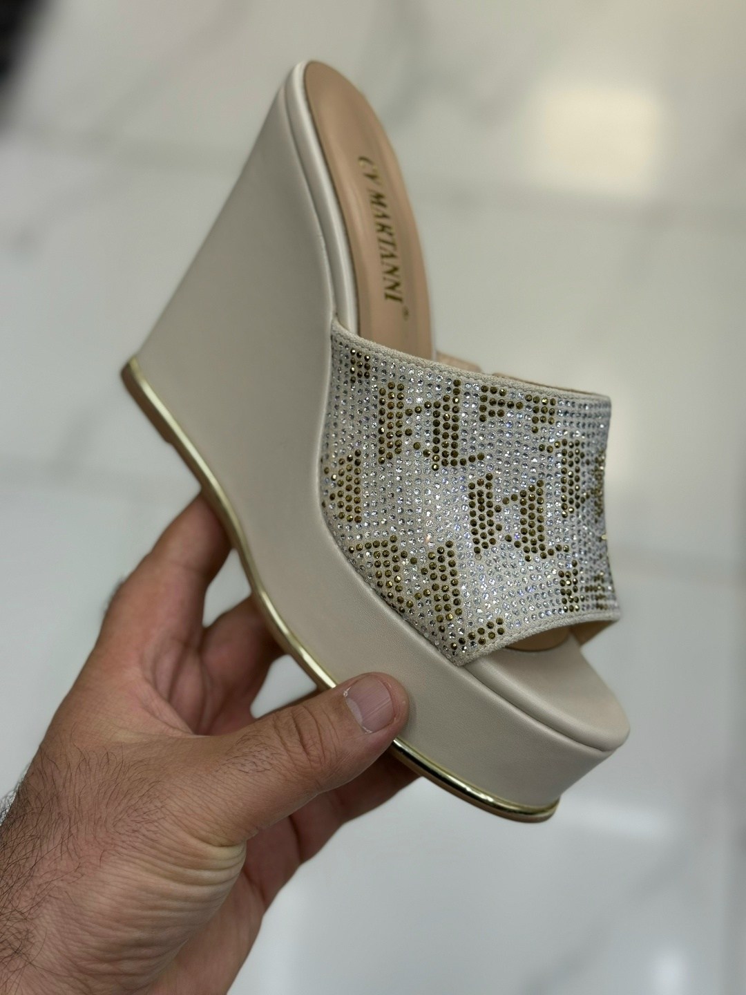 ,женская ,обуви,шлепанцы женские,босоножки женские