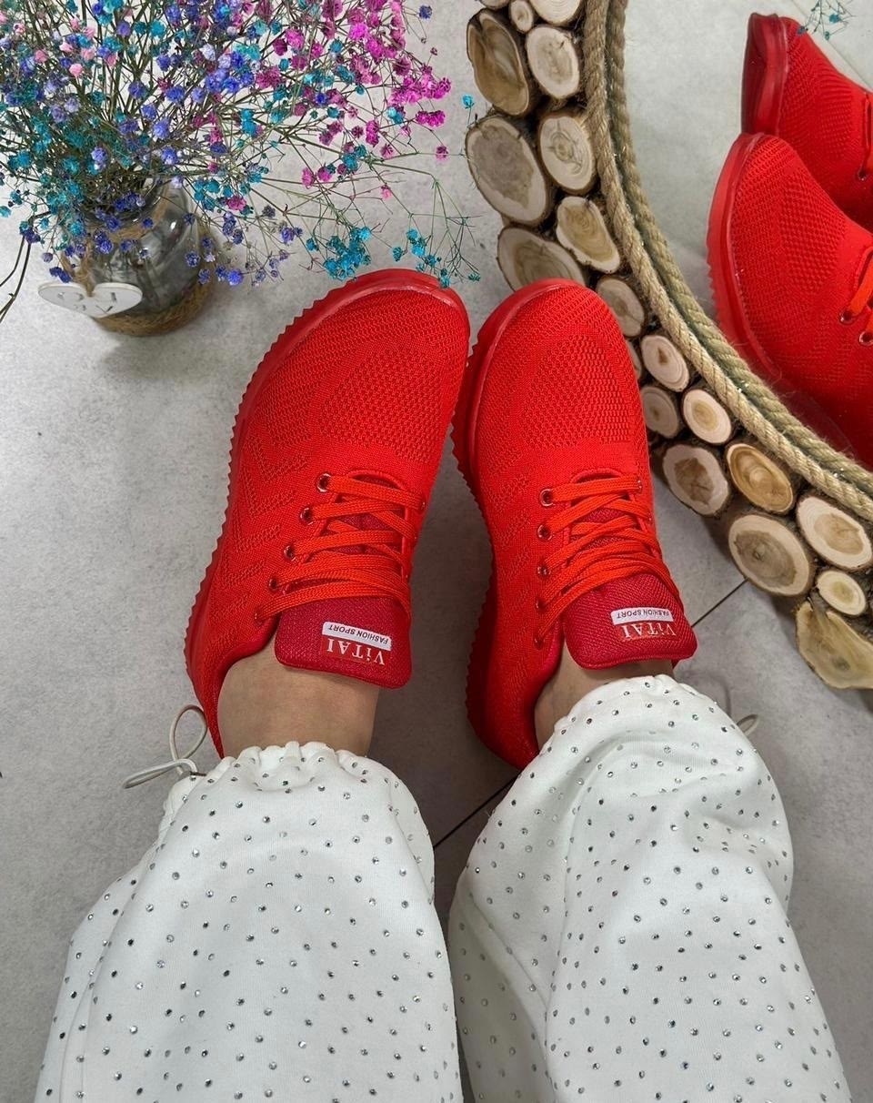 ,красные кроссовки,красные кроссовки женские,женские кроссовки,тканевые кроссовки женские