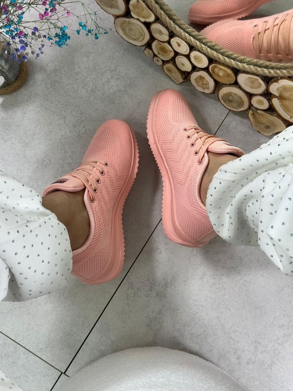 ,красные кроссовки,красные кроссовки женские,женские кроссовки,тканевые кроссовки женские