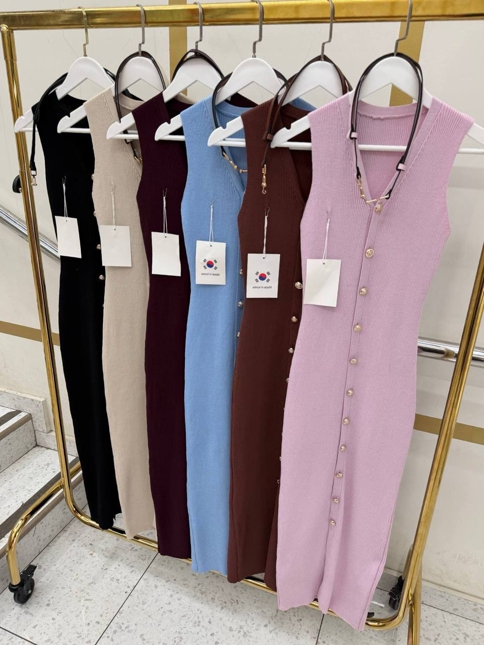 трикотажное платье,платье без рукавов,платье,вязаное платье,облегающее платье