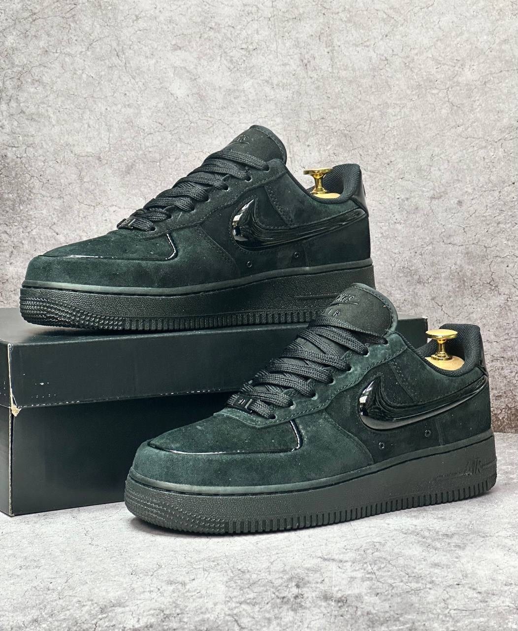 кроссовки найк мужские черные замшевые,мужские кроссовки nike air force 1 '07 черные замшевые,nike air force 1 low black,nike air force 1 low triple black,кроссовки nike air force 1