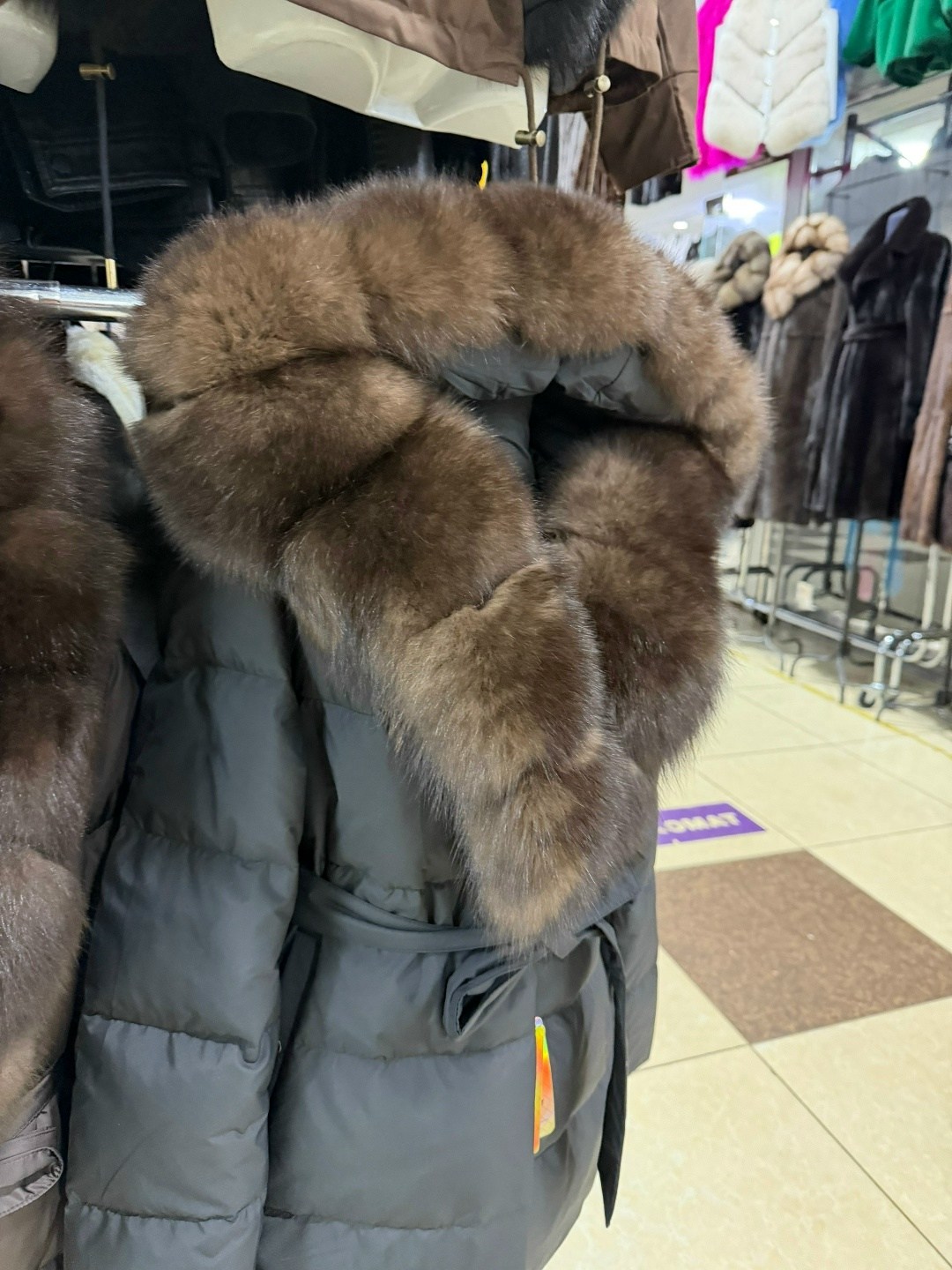 пуховик с натуральным мехом,пуховик с натуральным мехом песца,пуховик с натуральным мехом и песца70 cm с капюшоном,пуховик женский мех натуральный,пуховик с мехом