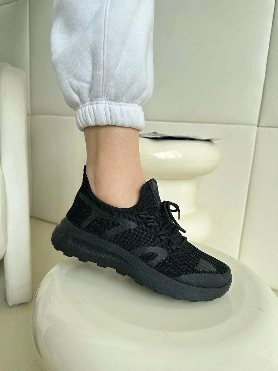 женские кроссовки,кроссовки,кроссовки адидас женские черные с черной подошвой сеточка,кроссовки на весну, женская